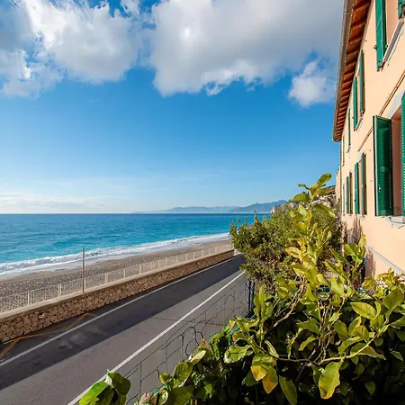 Bed & Breakfast Seahorseroom - Frontemare Con Idromassaggio Finale Ligure