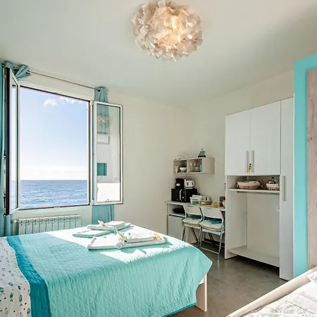 Seahorseroom - Frontemare Con Idromassaggio 3* Finale Ligure